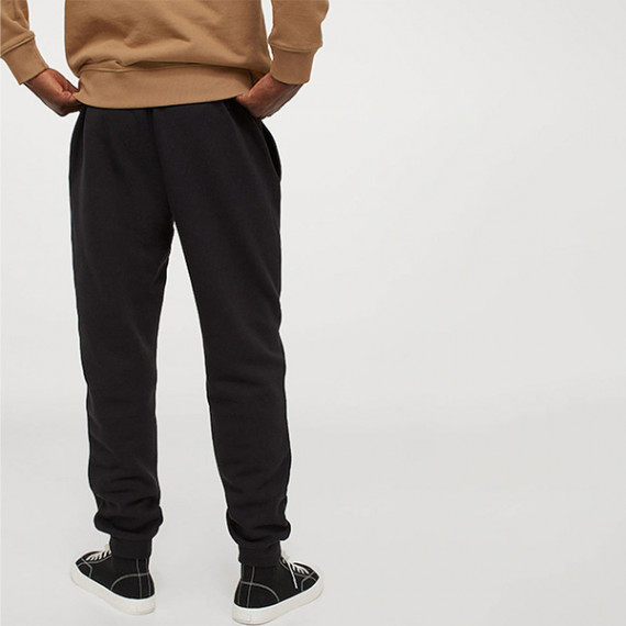 http://13.204.208.5/products/men-black-regular-fit-joggers