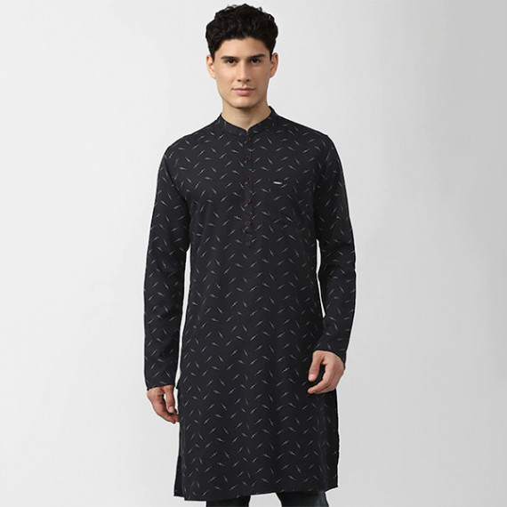 http://13.204.208.5/products/men-black-geometric-printed-kurta-1