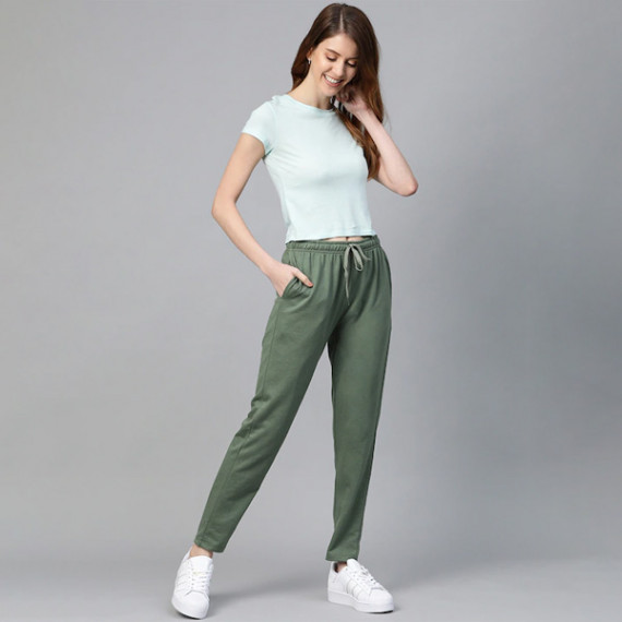 http://13.204.208.5/products/women-black-solid-side-stripes-cropped-track-pants