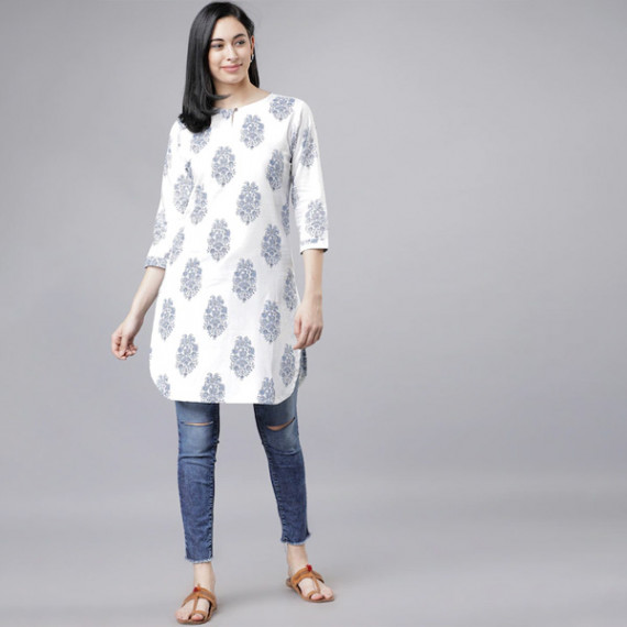 http://13.204.208.5/products/white-blue-printed-tunic