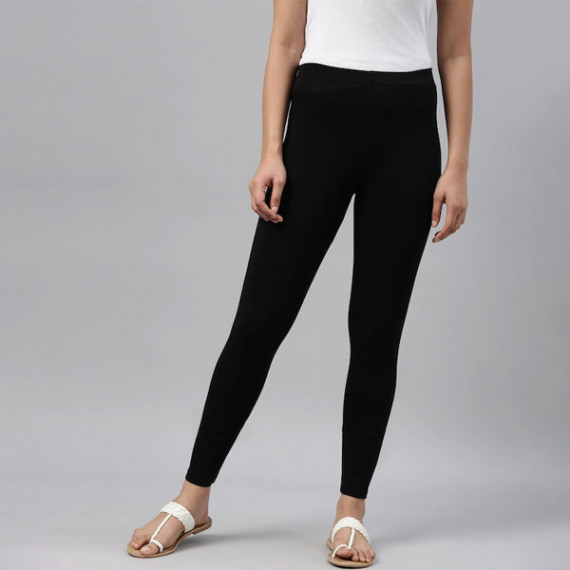 http://13.204.208.5/products/women-black-solid-ankle-length-leggings