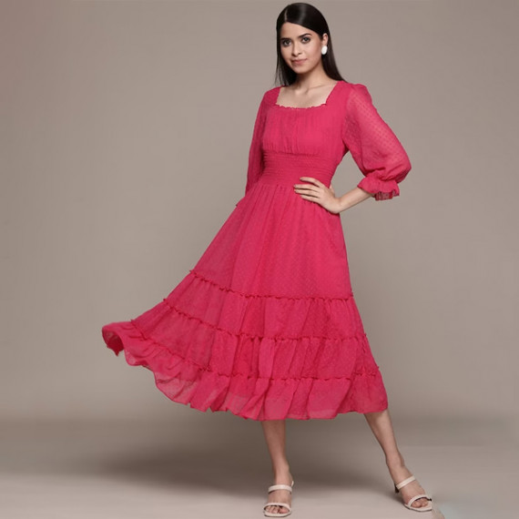 http://13.204.208.5/products/fuchsia-solid-chiffon-smocked-tiered-midi-dress