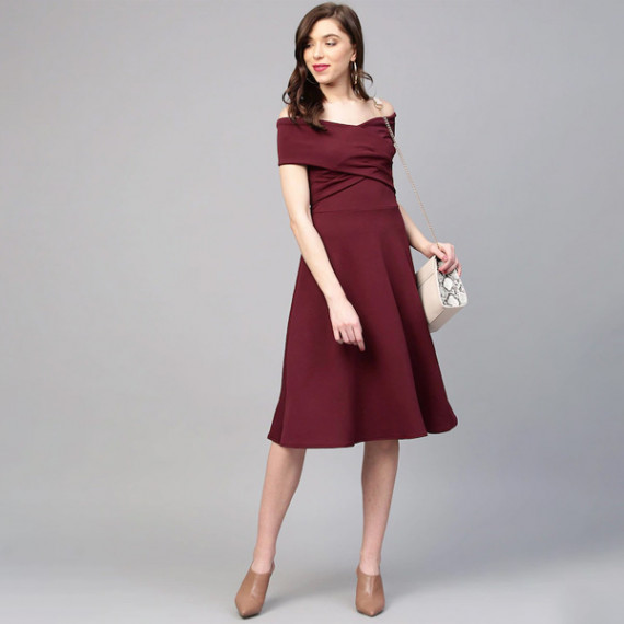http://13.204.208.5/products/burgundy-off-shoulder-pleated-fit-flare-dress