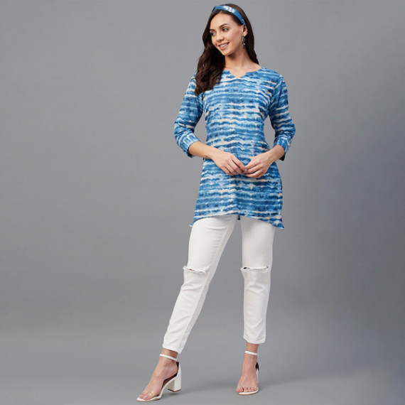 http://13.204.208.5/products/women-blue-tunics