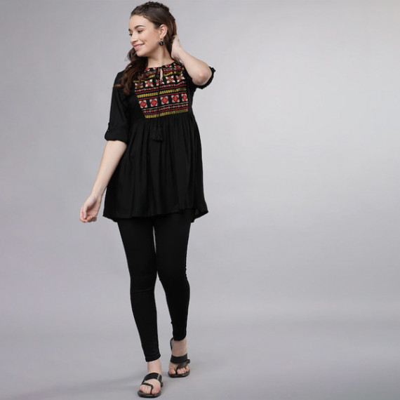 http://13.204.208.5/products/women-black-solid-tunic