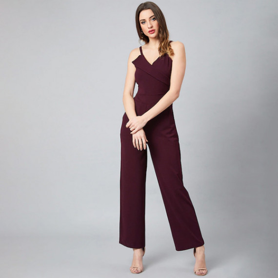 http://13.204.208.5/products/women-burgundy-solid-basic-jumpsuit