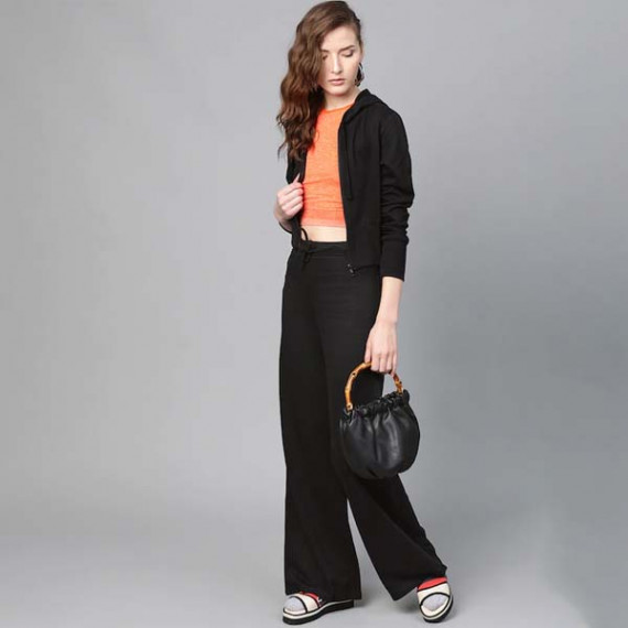 http://13.204.208.5/products/women-black-regular-fit-solid-wide-leg-track-pants