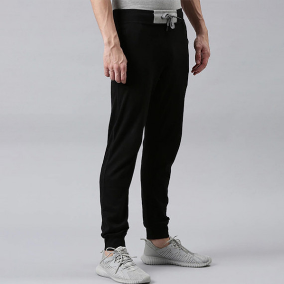 http://13.204.208.5/products/men-black-solid-organic-cotton-track-pants