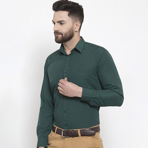 http://13.204.208.5/products/men-green-slim-fit-solid-formal-shirt