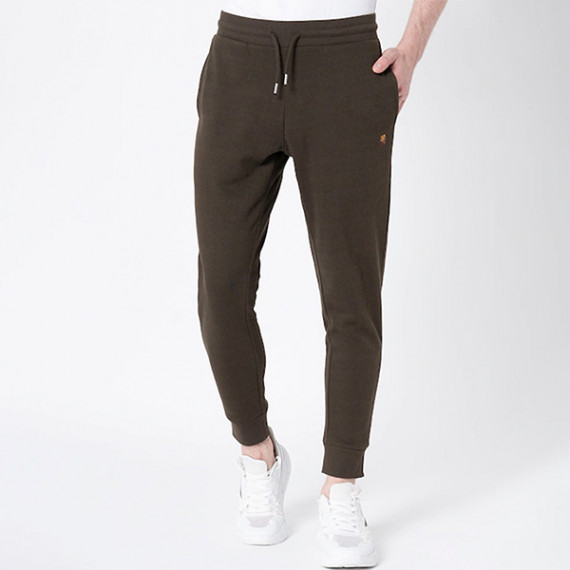 http://13.204.208.5/products/men-olive-solid-joggers
