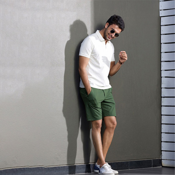 http://13.204.208.5/products/men-green-4way-stretch-chino-shorts
