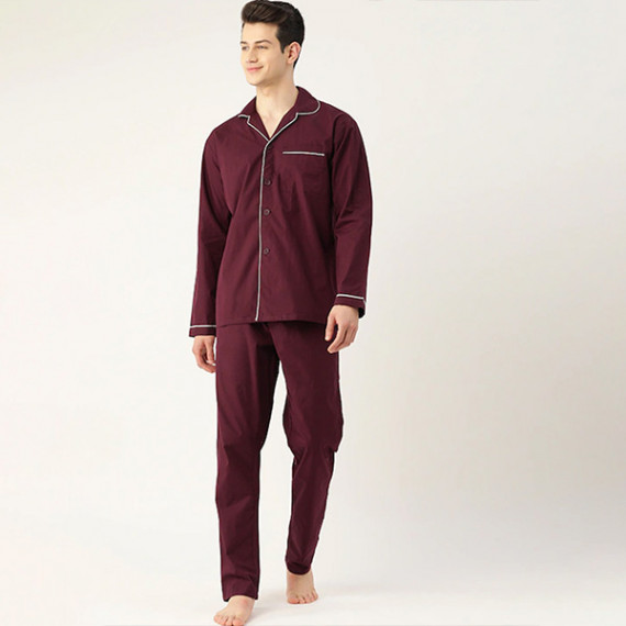 http://13.204.208.5/products/men-burgundy-pure-cotton-solid-nightsuit